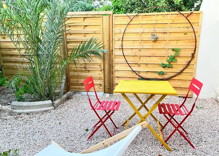 Le Jardinet - Small Garden In Town